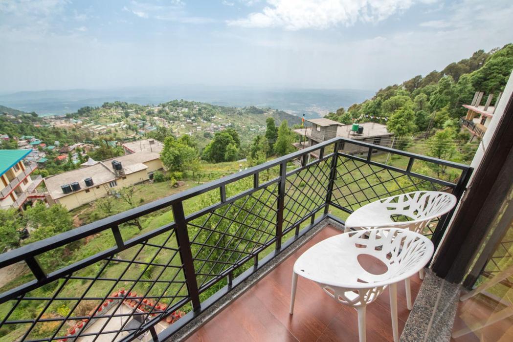 The Gateway Dal Lake Resort, Mcleodganj, Dharamshala แมคลอยด์กันจ์ ภายนอก รูปภาพ
