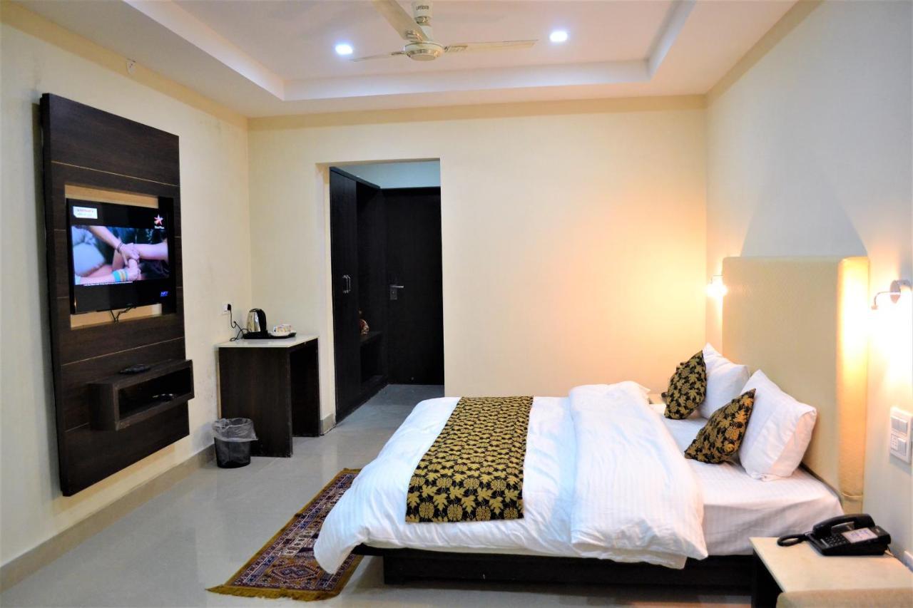 The Gateway Dal Lake Resort, Mcleodganj, Dharamshala แมคลอยด์กันจ์ ภายนอก รูปภาพ