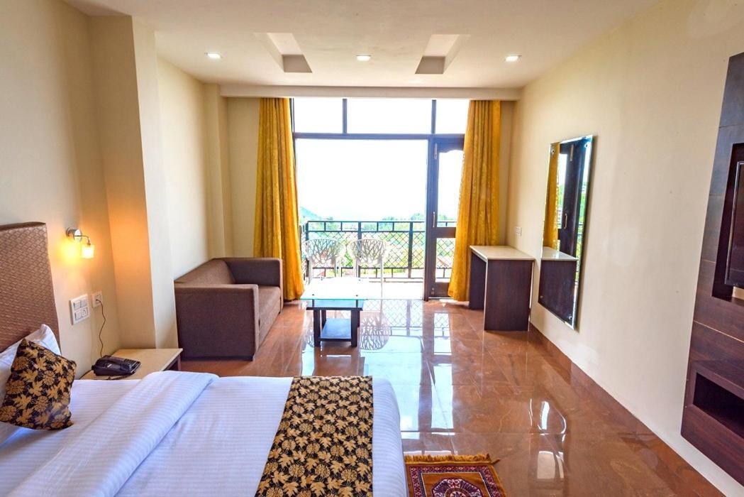 The Gateway Dal Lake Resort, Mcleodganj, Dharamshala แมคลอยด์กันจ์ ภายนอก รูปภาพ