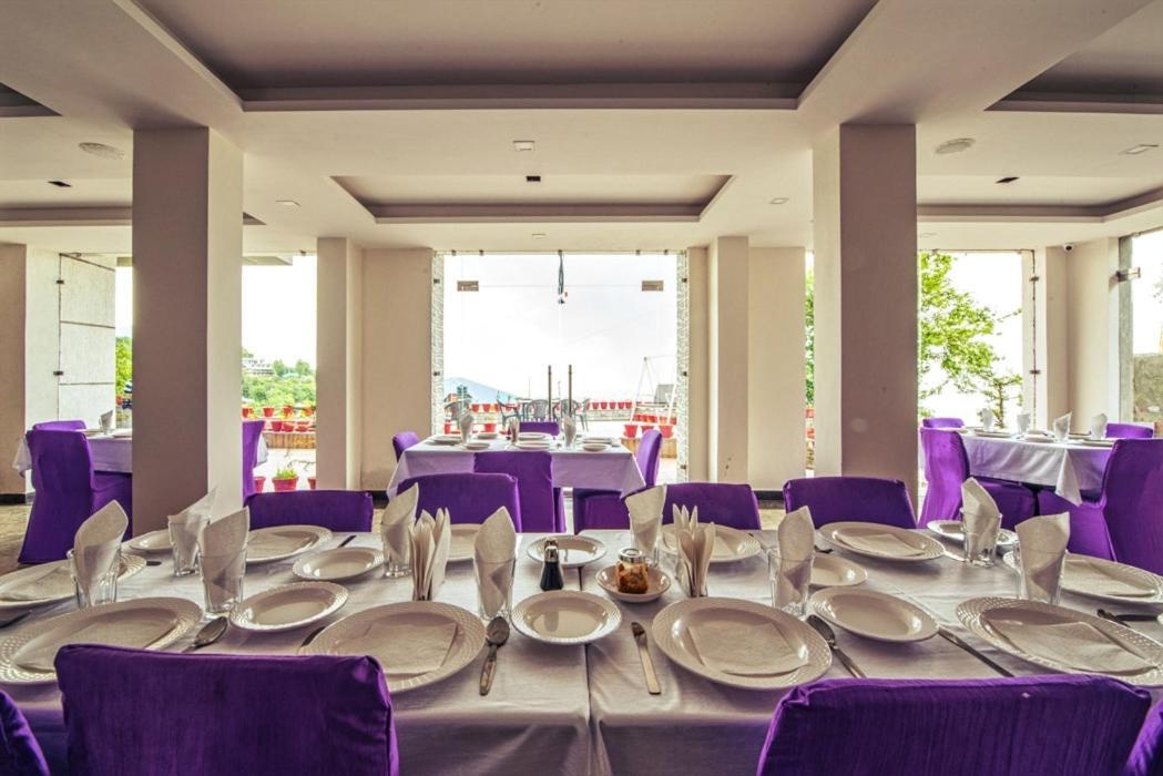 The Gateway Dal Lake Resort, Mcleodganj, Dharamshala แมคลอยด์กันจ์ ภายนอก รูปภาพ